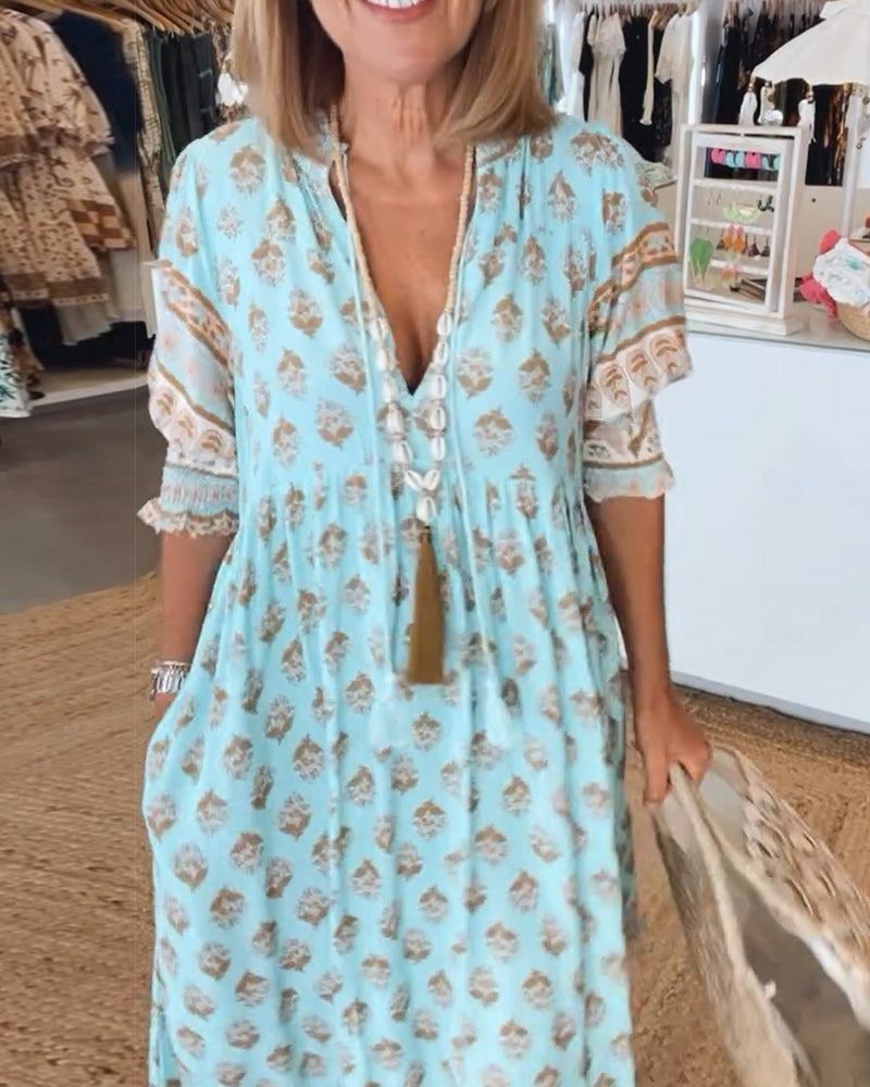 Gillian | Lässiges Freizeitkleid Mit V-Ausschnitt Und Printdesign