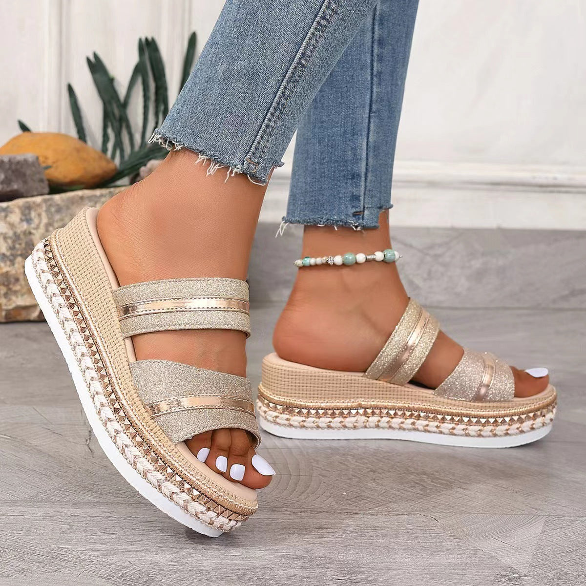 Anastasia | Leichte Keilsandalen