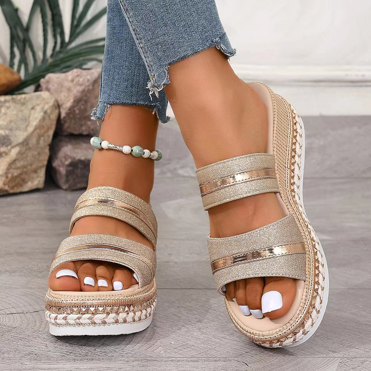 Anastasia | Leichte Keilsandalen