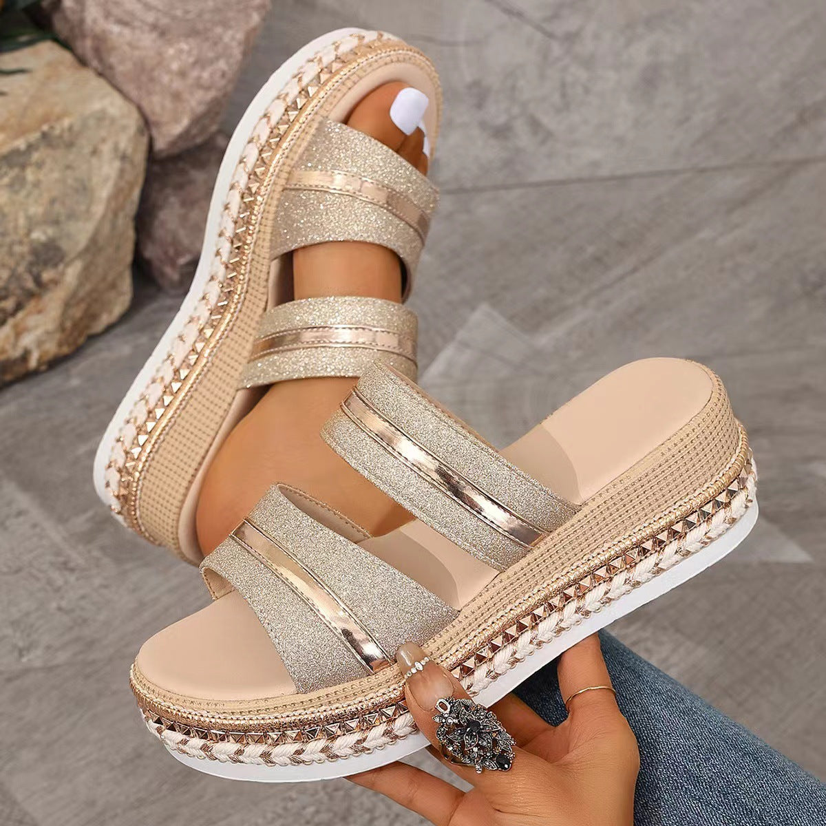 Anastasia | Leichte Keilsandalen