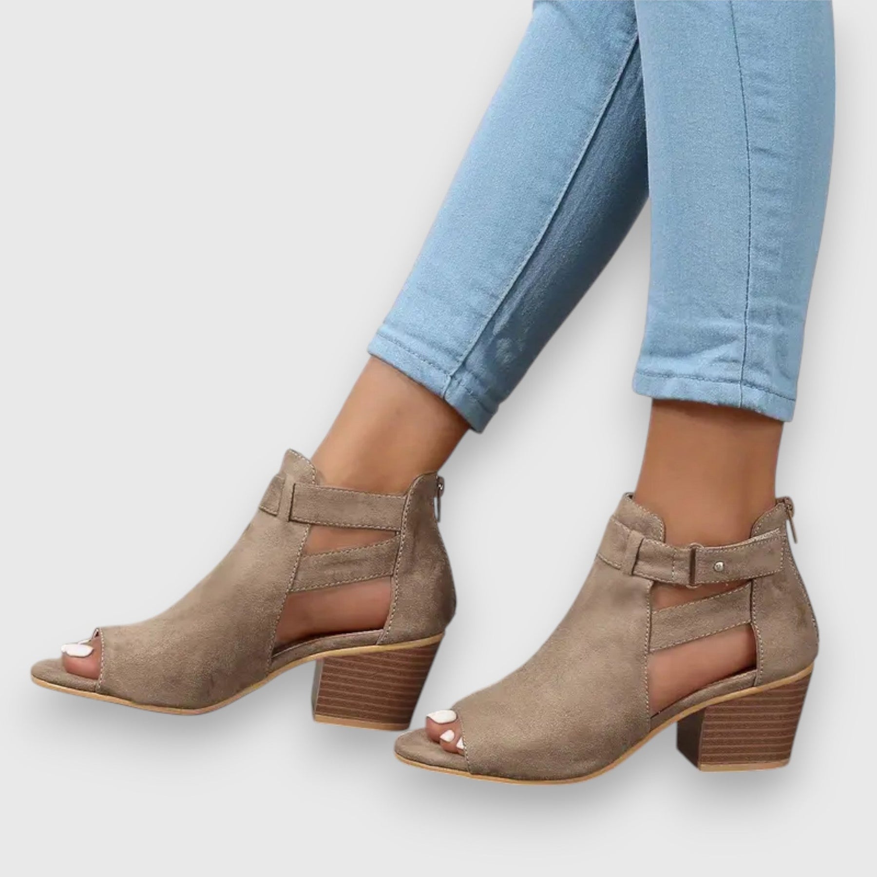 Nadia Blockabsatz-Sandalen | Retro-Cut-Out-Look