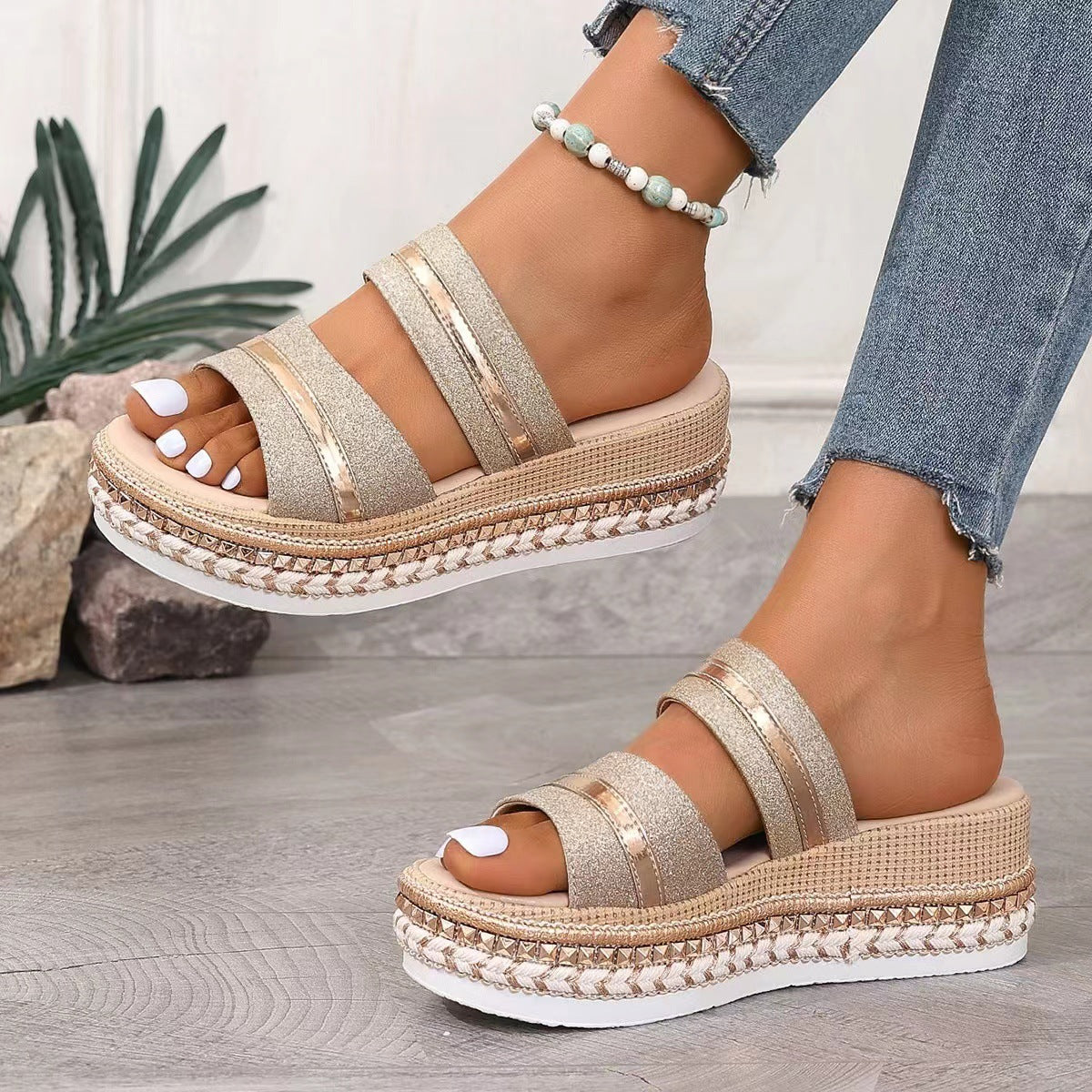Anastasia | Leichte Keilsandalen