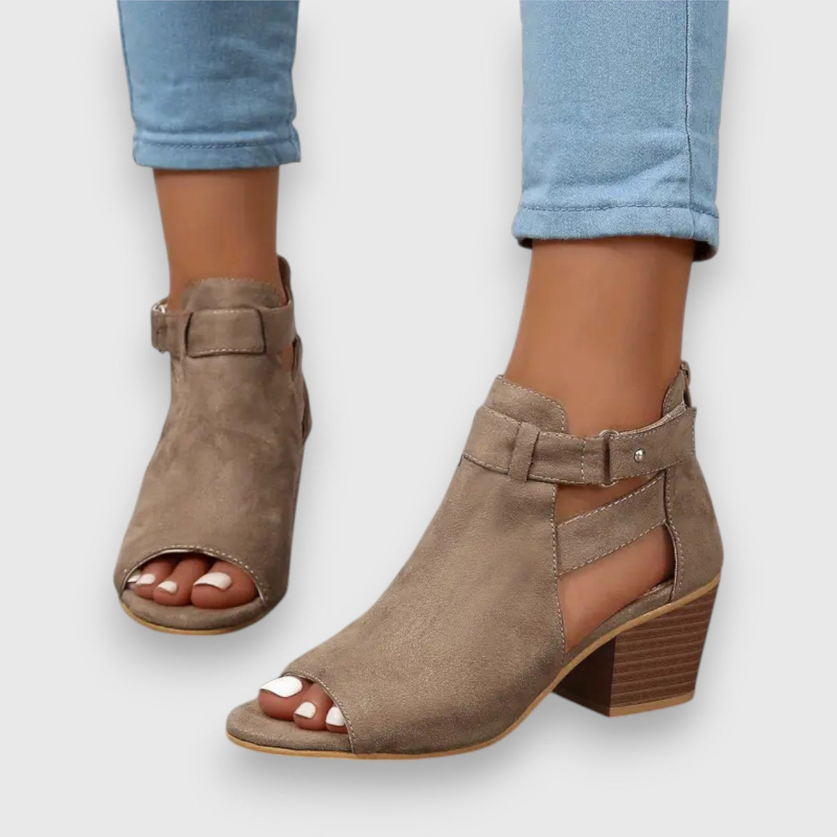 Nadia Blockabsatz-Sandalen | Retro-Cut-Out-Look