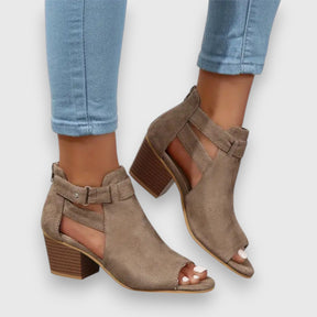 Nadia Blockabsatz-Sandalen | Retro-Cut-Out-Look