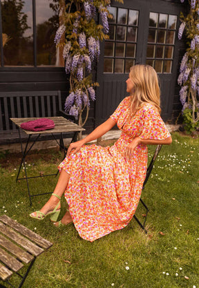 Marlene | Leichtes Blumenkleid mit femininer Passform